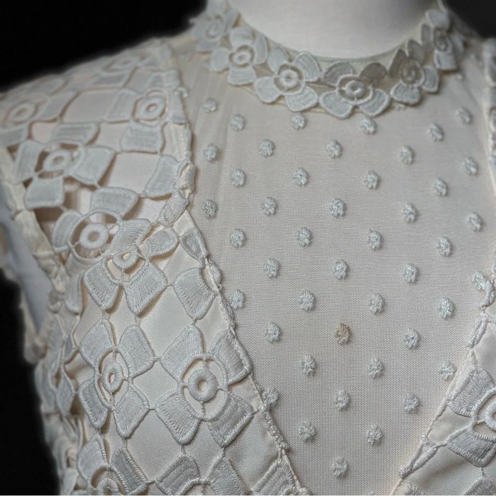 Romeo & Juliet Couture Cream Lace Mini Dress - Picture 8 of 12